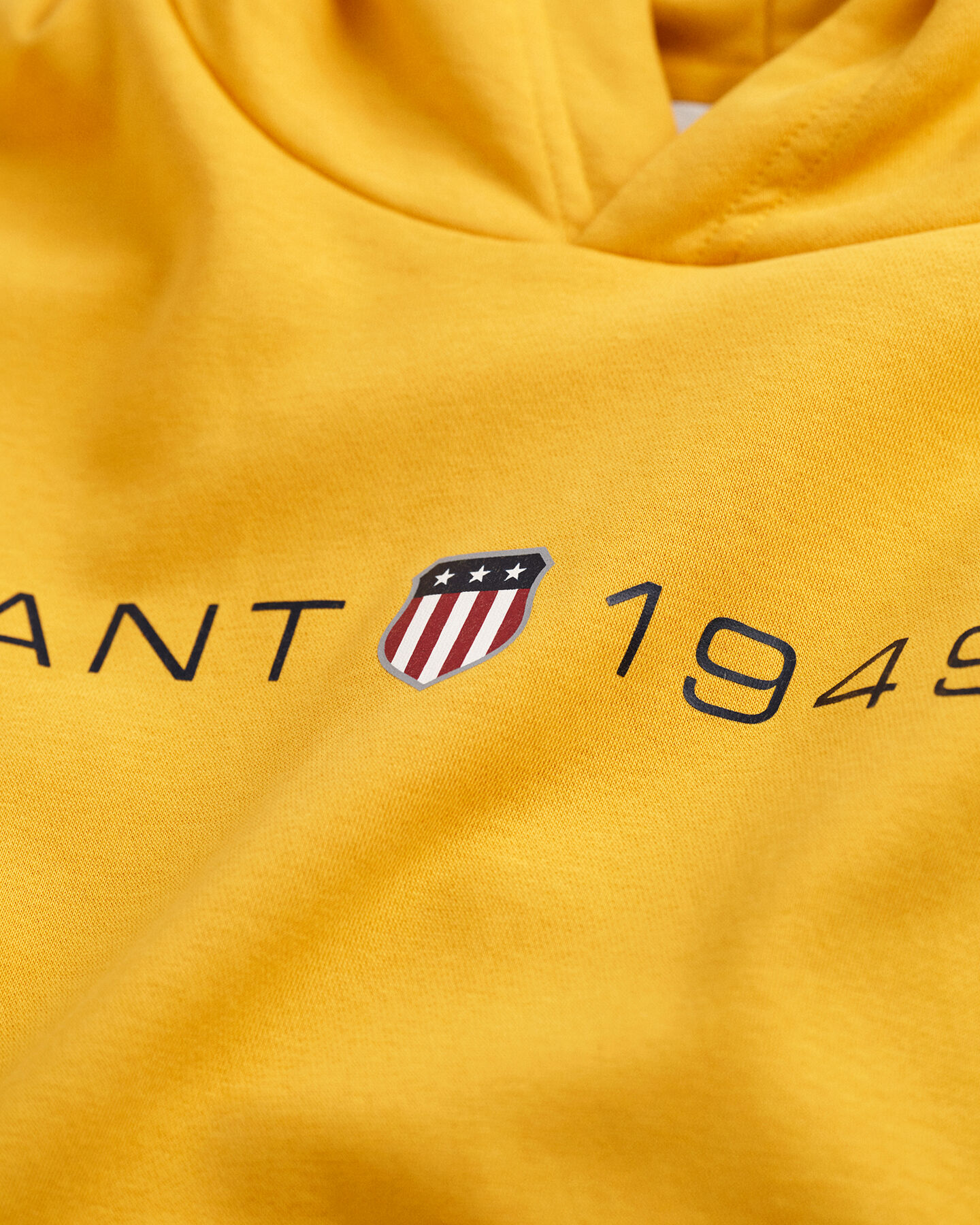 Graphic h&aelig;ttetr&oslash;je med tryk