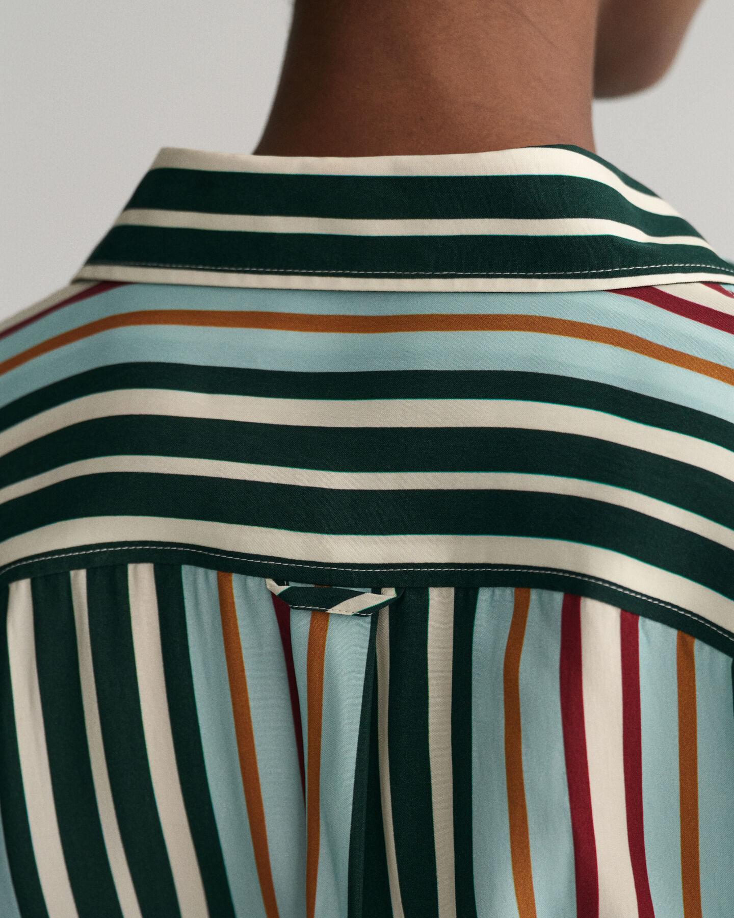 Relaxed fit flerstribet skjortekjole