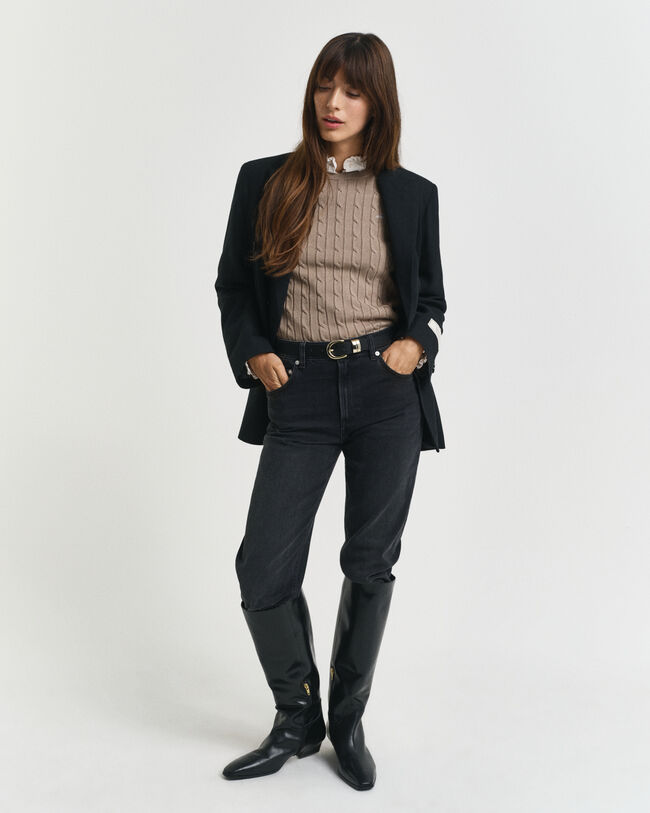 Crewneck sweater af strækbomuld med kabelstrik