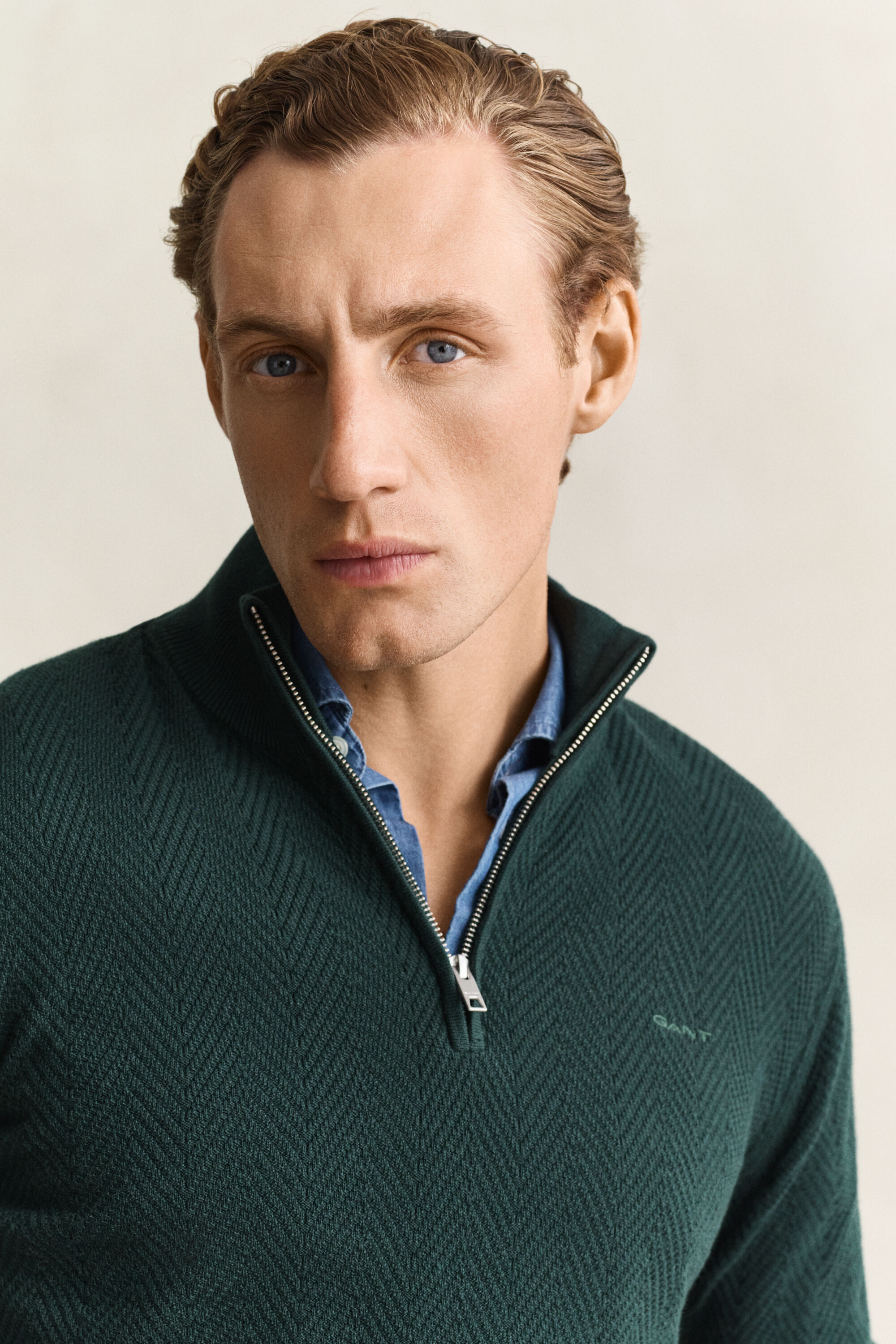 Sildebensmønstret sweater med halv lynlås
