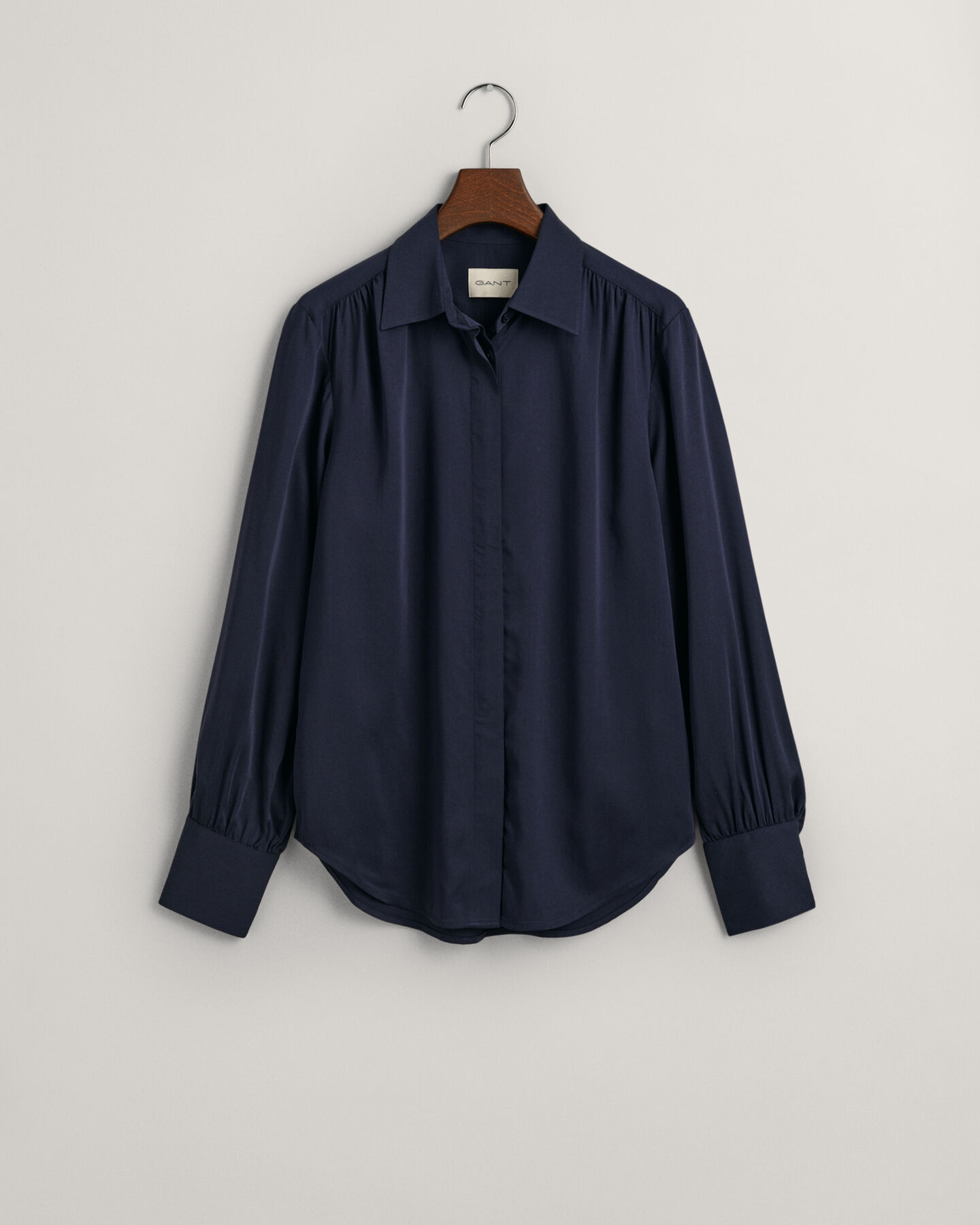 Regular fit satinskjorte