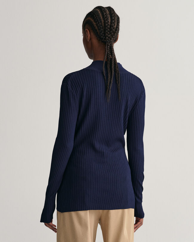 Ribstrikket top med V-hals og lange &aelig;rmer