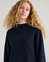 Ribstrikket sweater med mock-neck