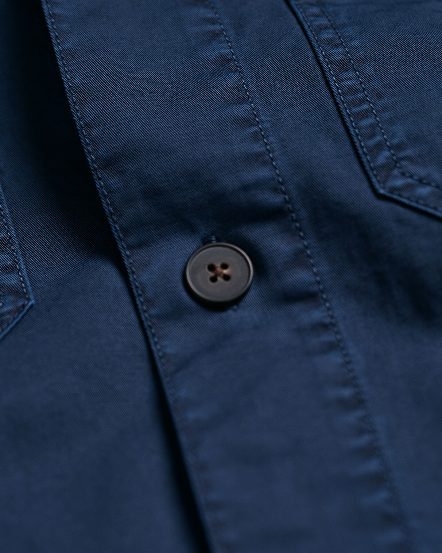 Crewneck sweater af bomuld med kabelstrik