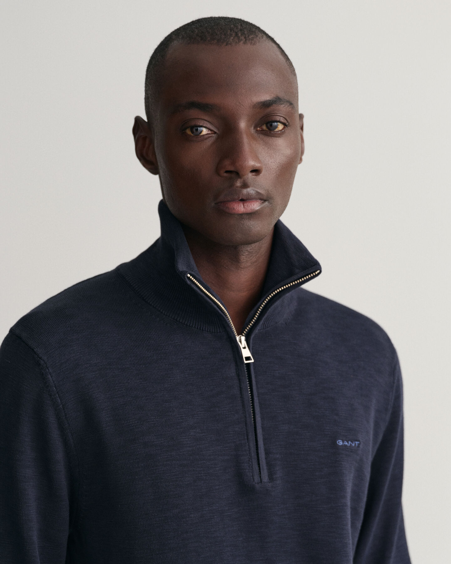 Sweater af bomuldsflamm&eacute; med halv lynl&aring;s