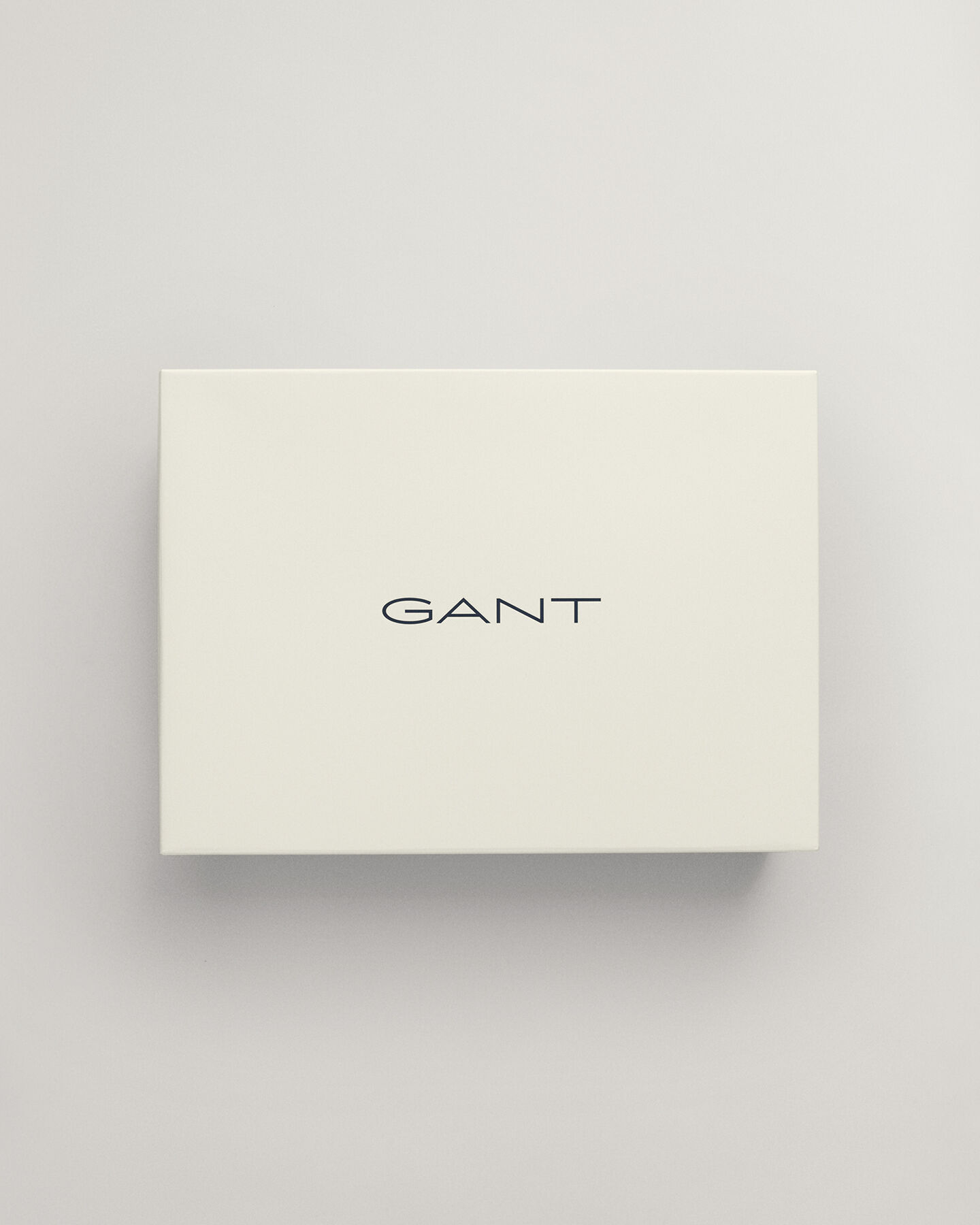 Gaves&aelig;t med Shield beanie og halst&oslash;rkl&aelig;de