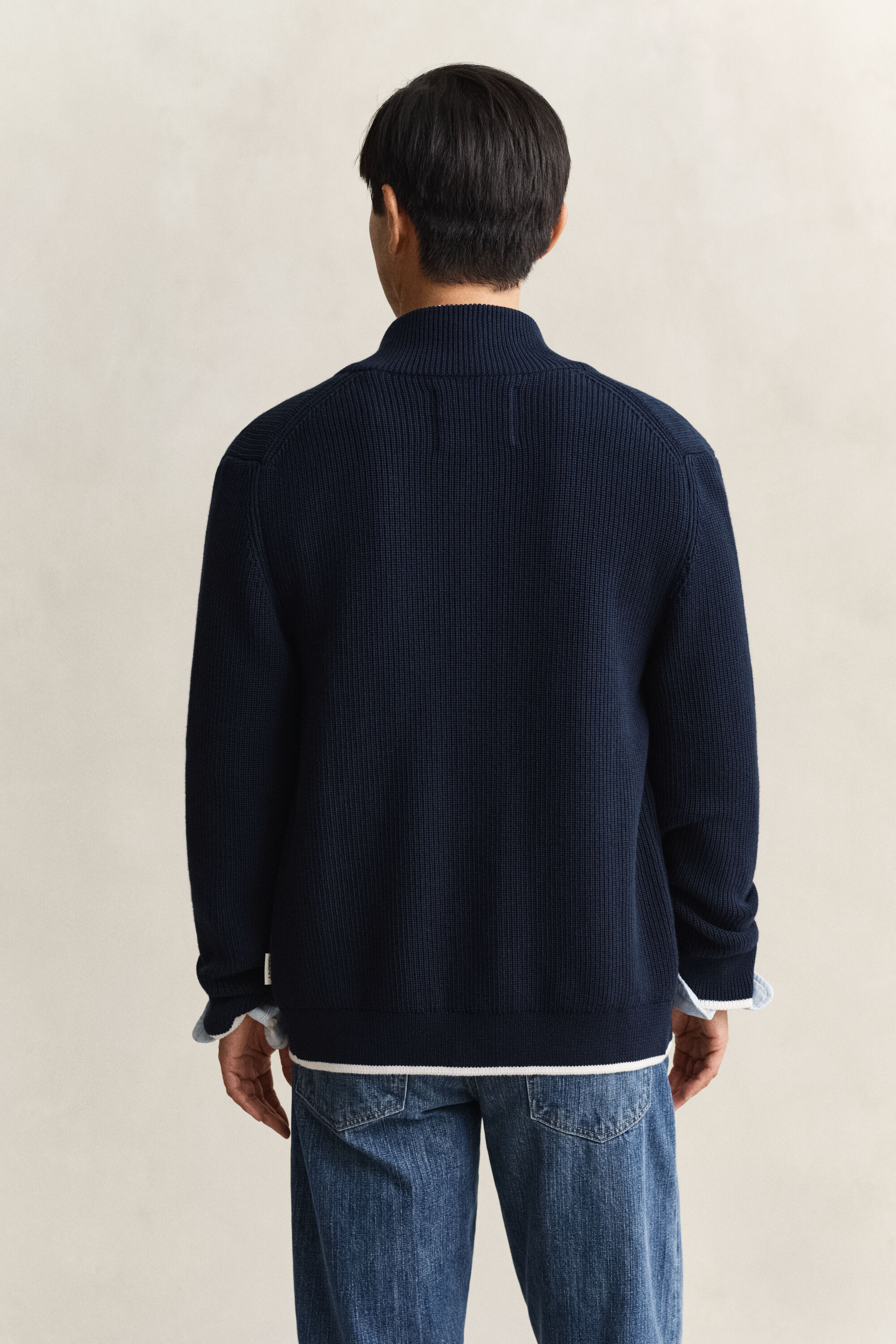 Ribstrikket cardigan med knapper