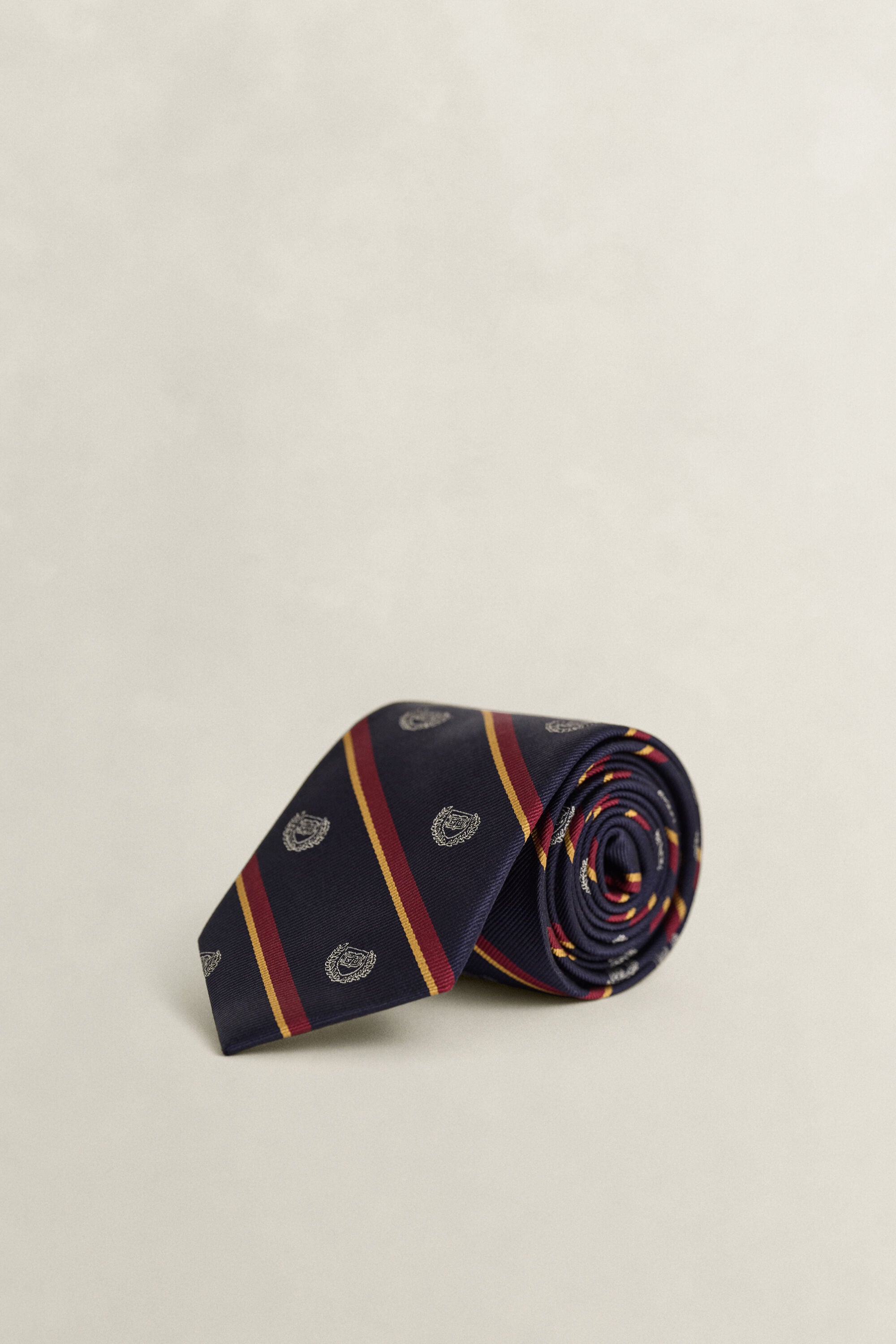 Slips med Gant x Yale våbenskjold