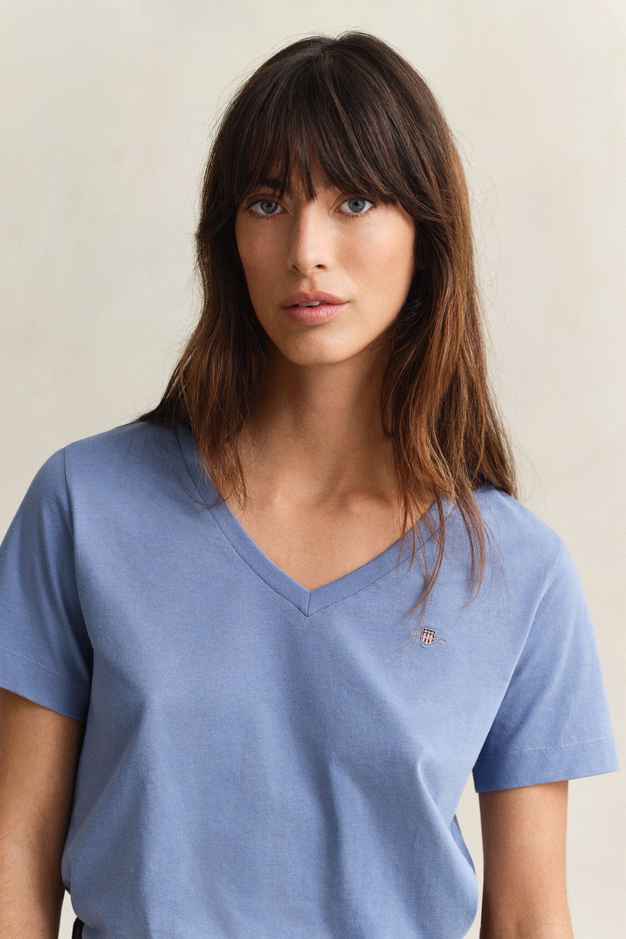 Shield T-shirt med V-hals