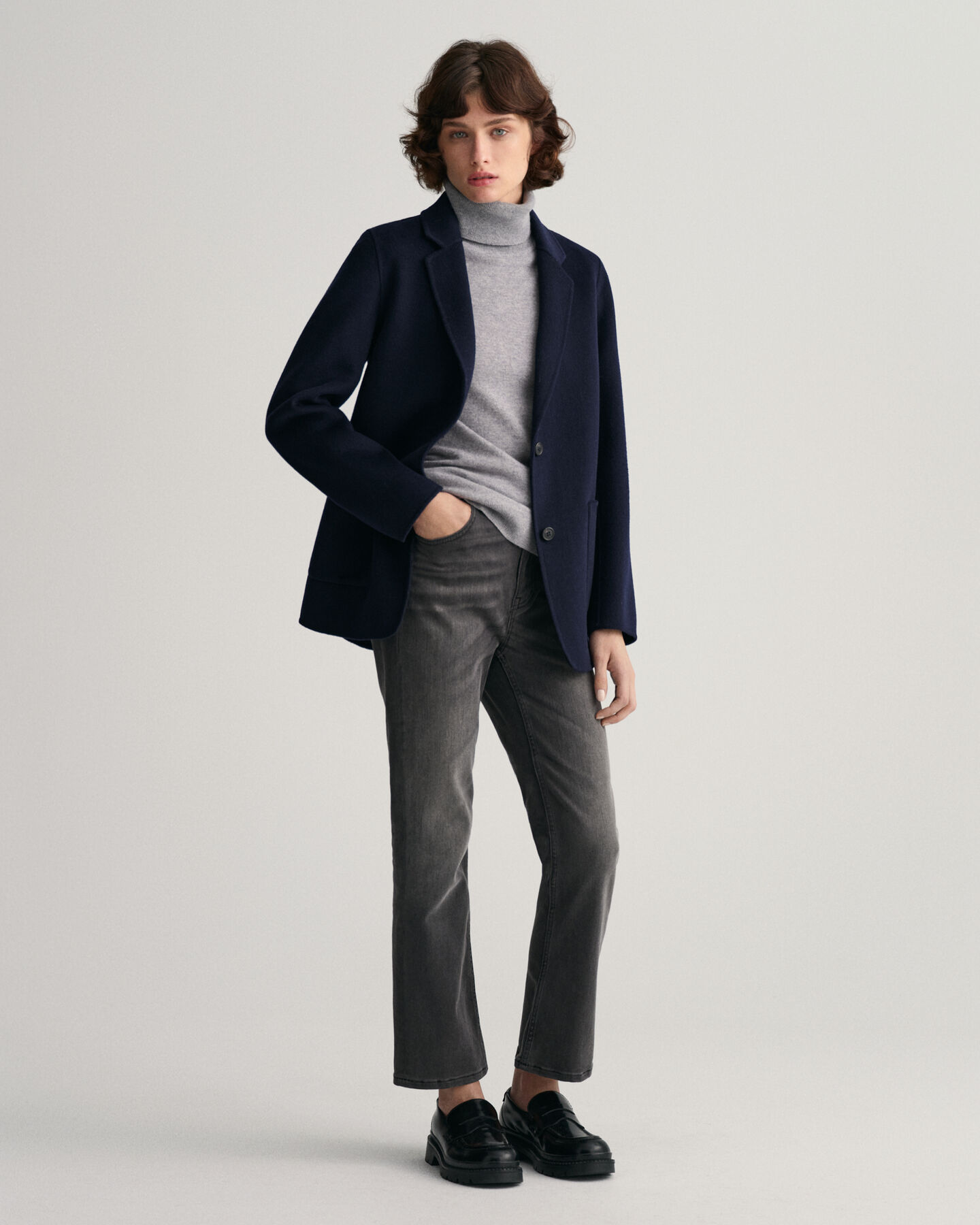 Håndsyet lige blazer