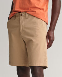 Hallden Slim fit shorts af twill