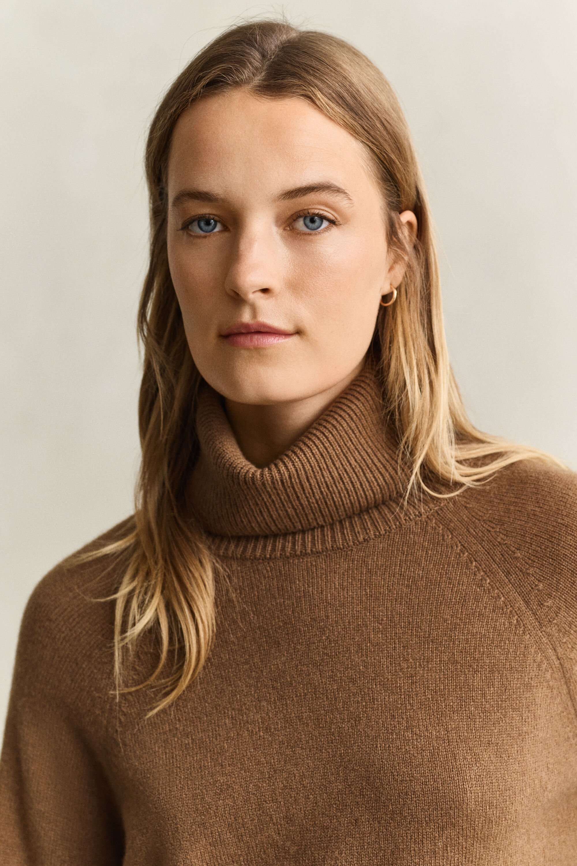 Sweater i uld og kashmir med rullekrave