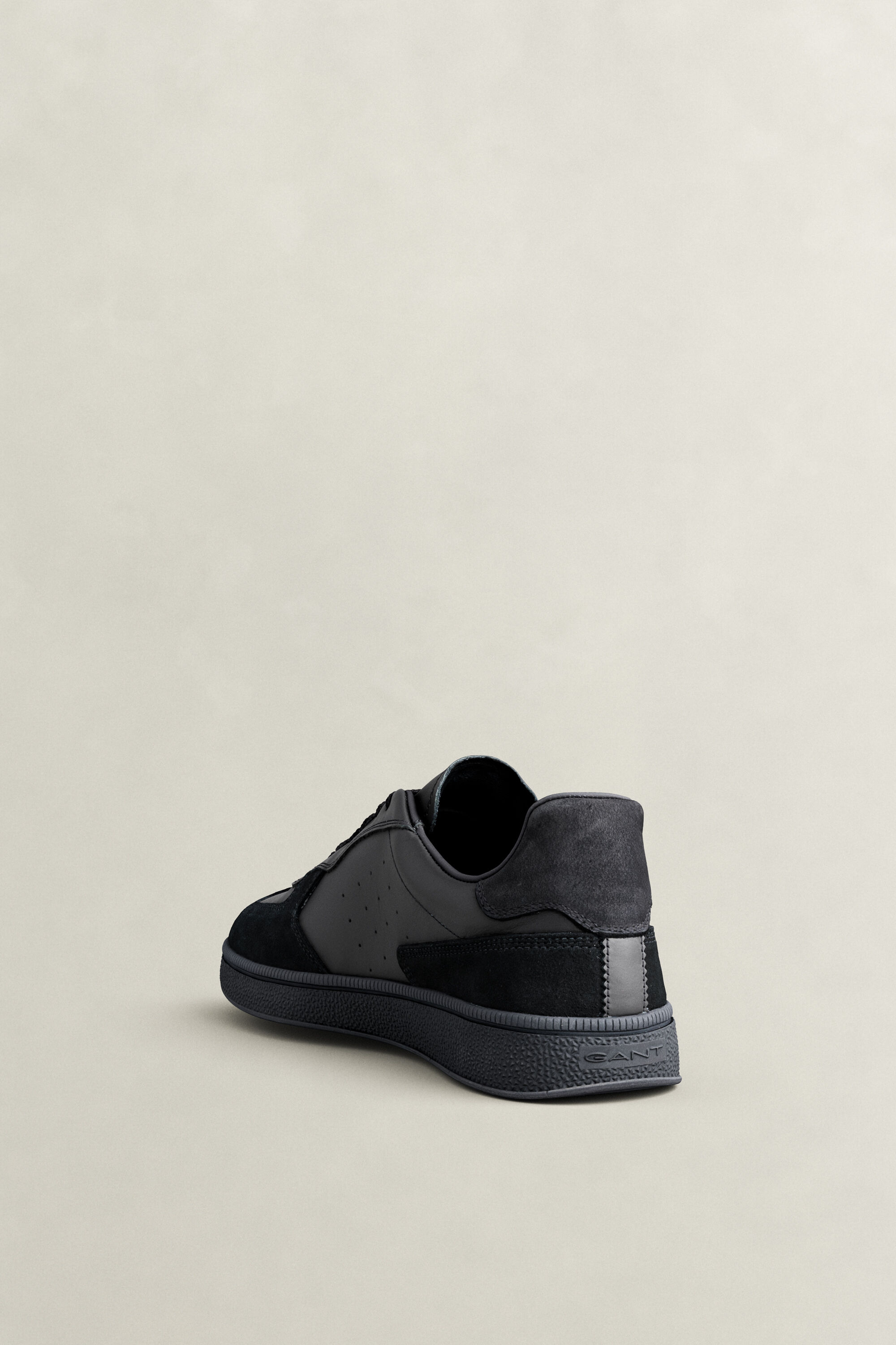 Cuzmo sneakers i læder og ruskind