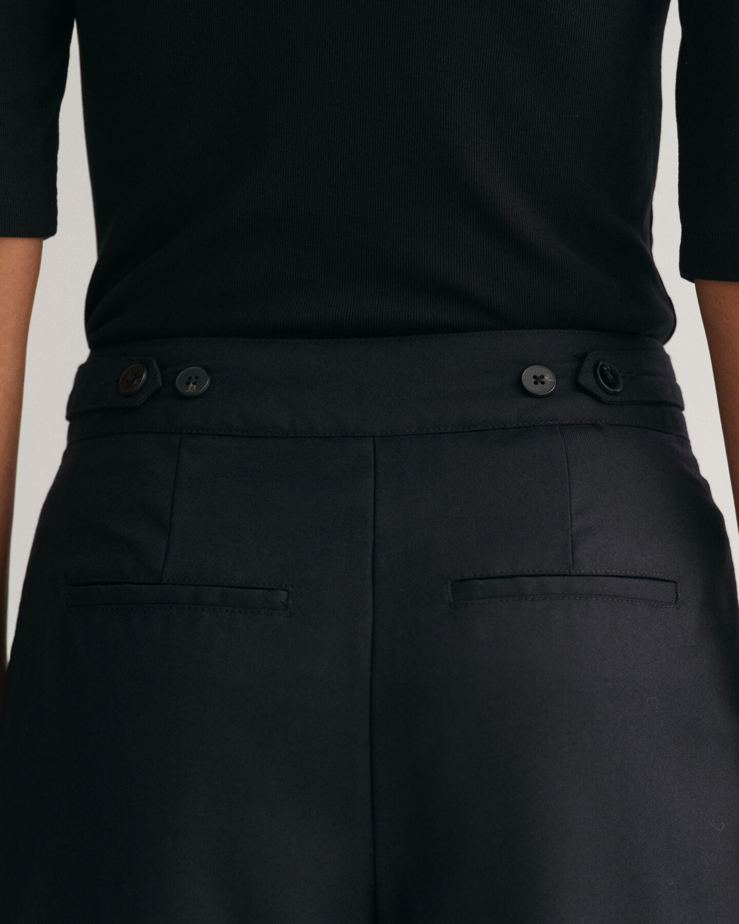 Bukser med h&oslash;j talje og lige ben