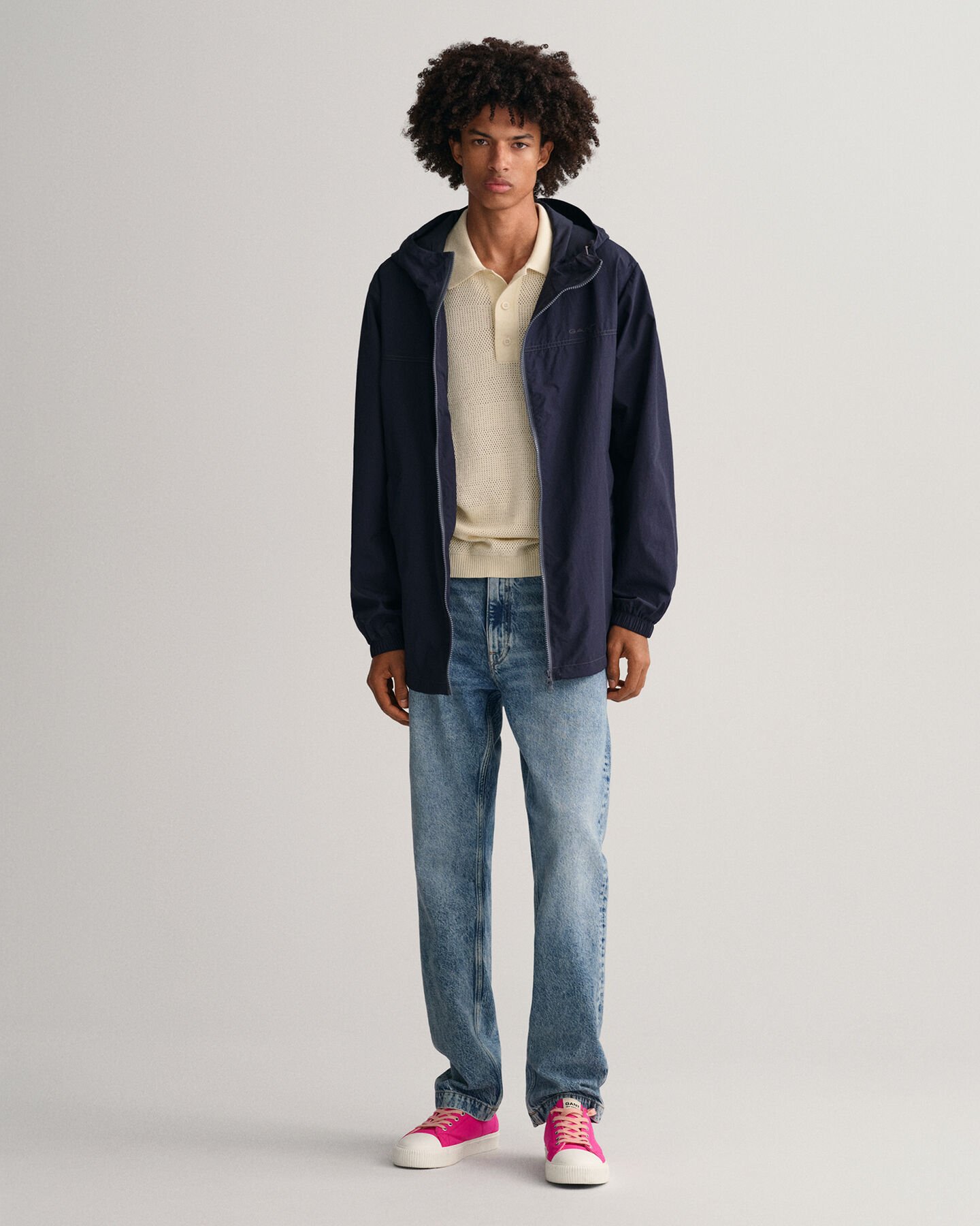 Let jakke med hætte