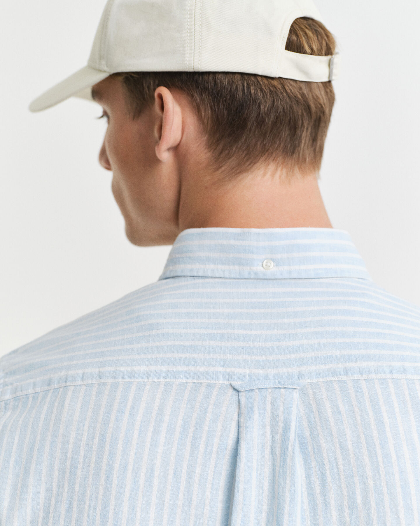 Regular fit stribet skjorte af hør og bomuld med korte ærmer