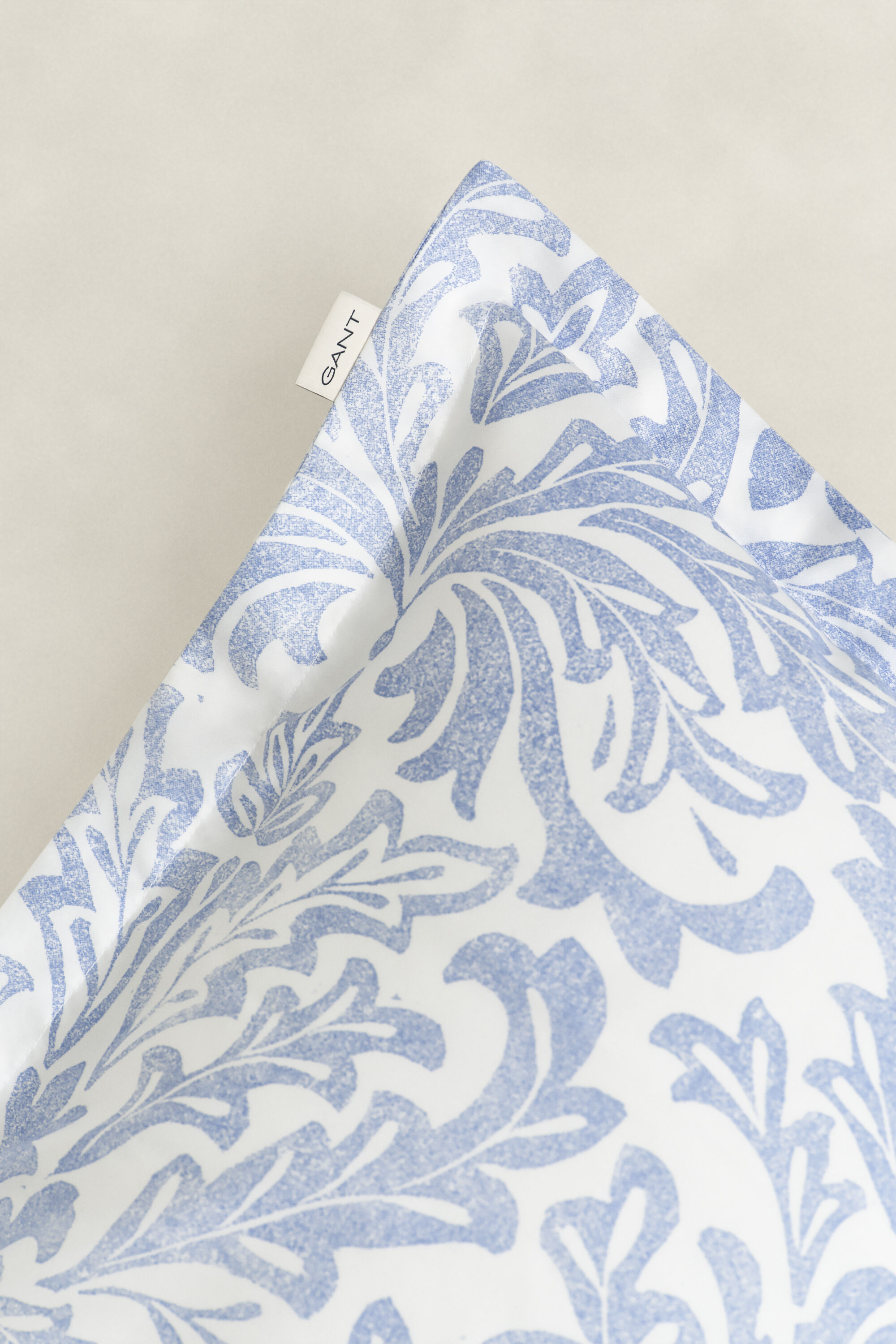 Pudebetræk med bladmedaljon-tryk