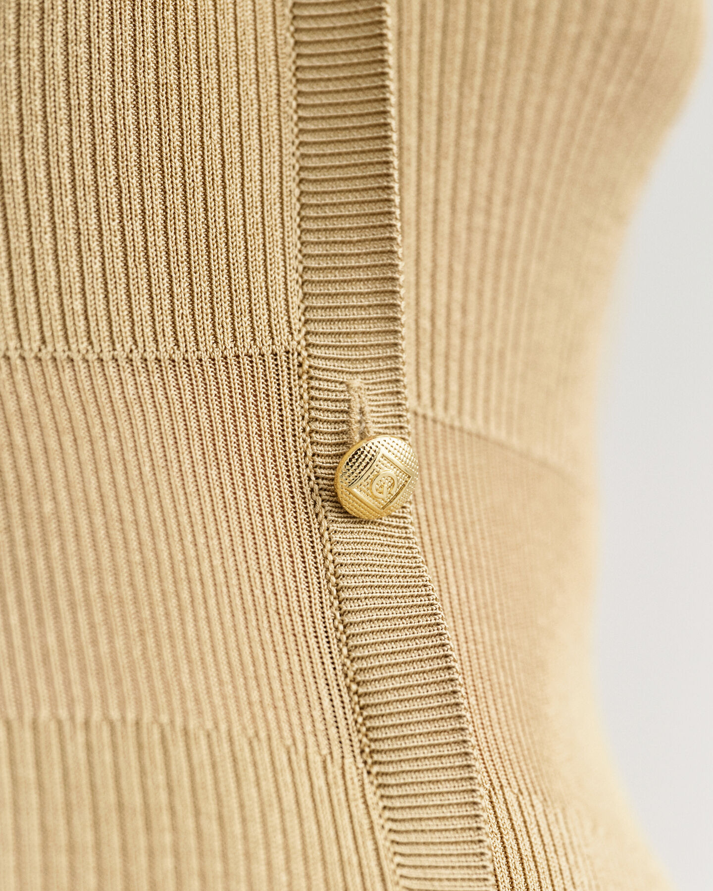 Ribstrikket cardigan-kjole