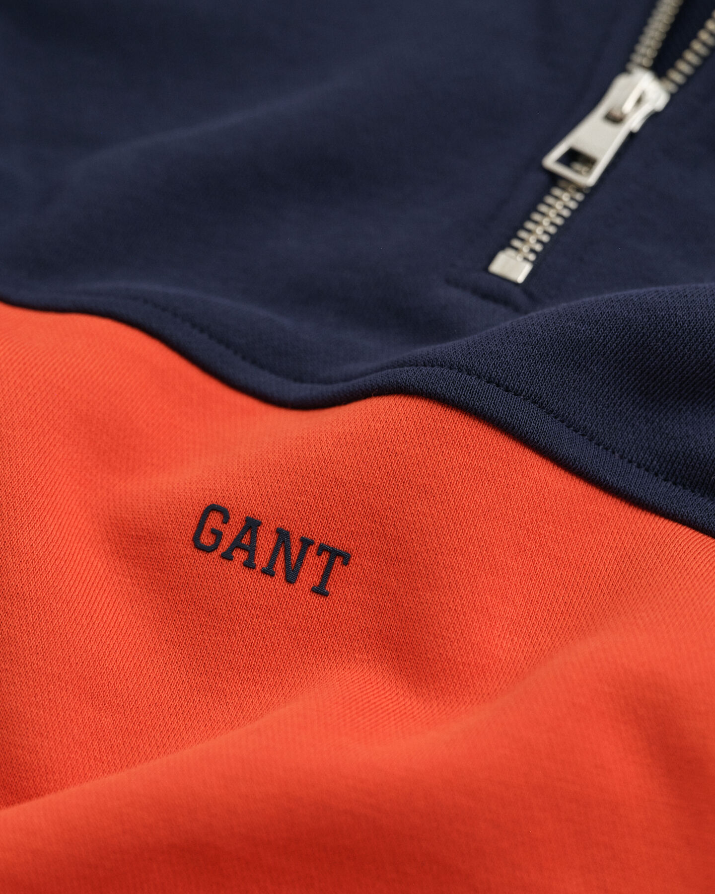 Teens sweatshirt med blokke og halv lynlås