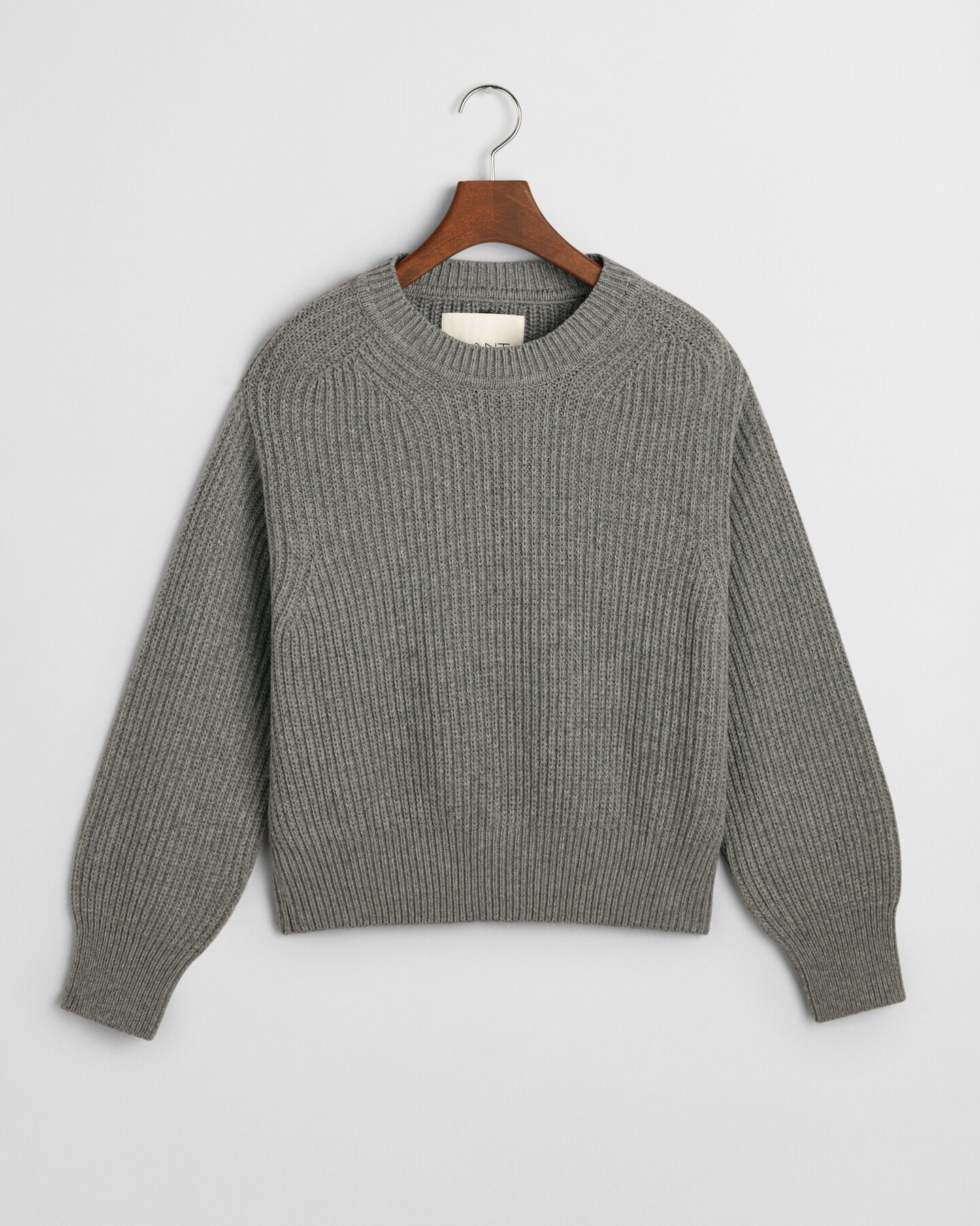Ribstrikket sweater med crewneck