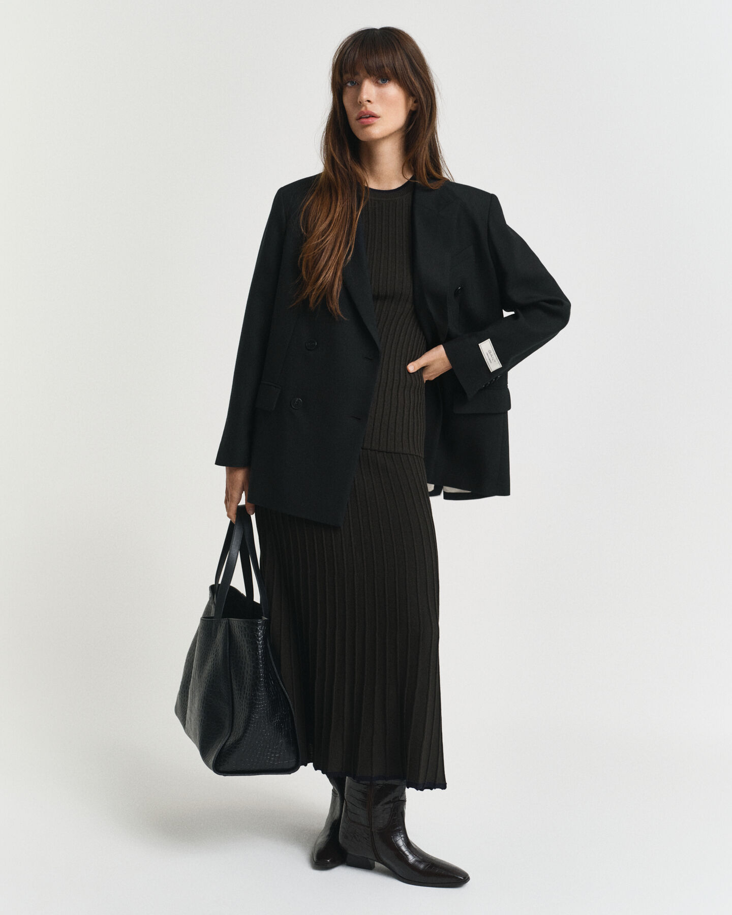 Kortærmet sweater med kontrastfarvet ribstrik