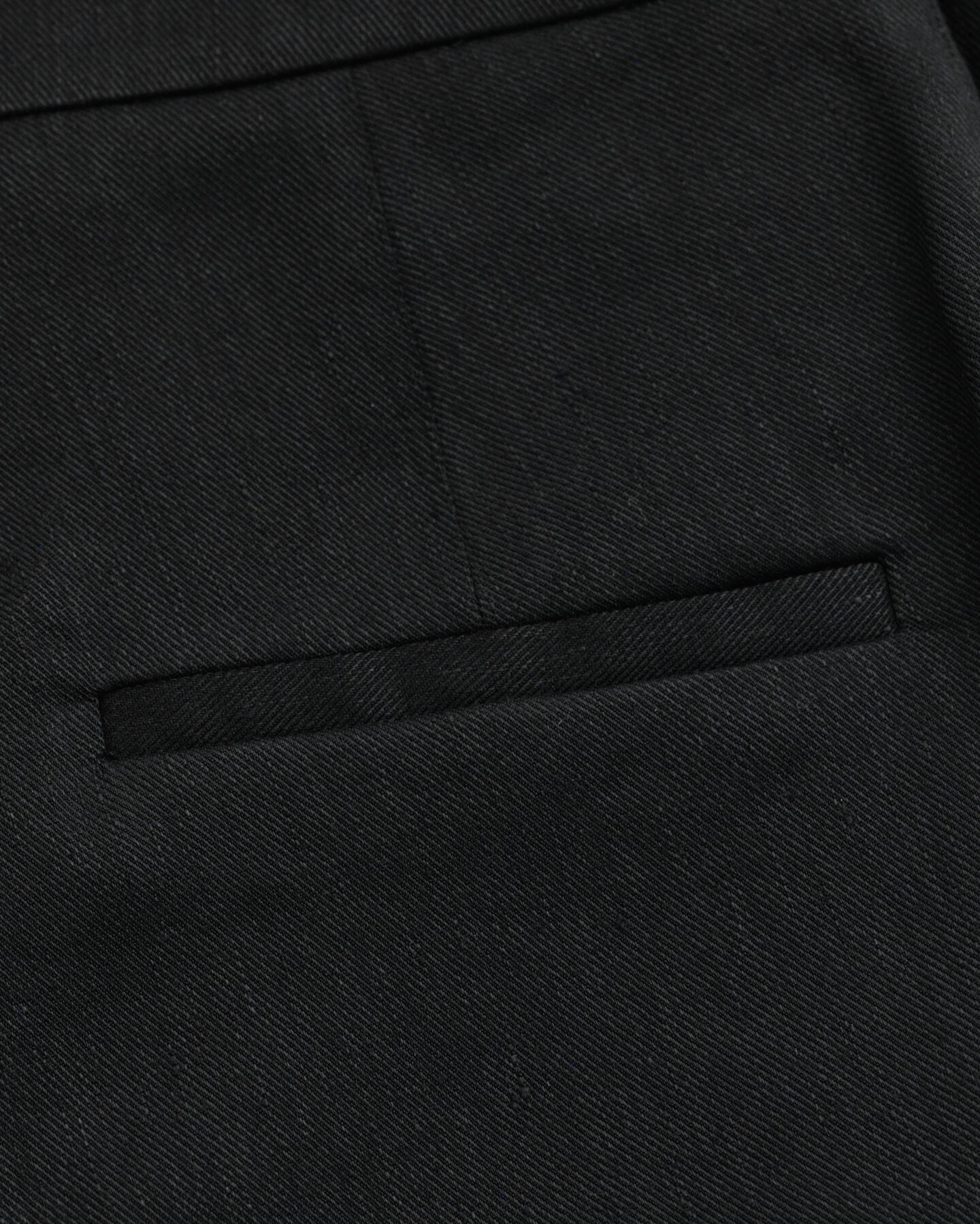 Skr&aelig;ddersyede bukser af str&aelig;kh&oslash;r