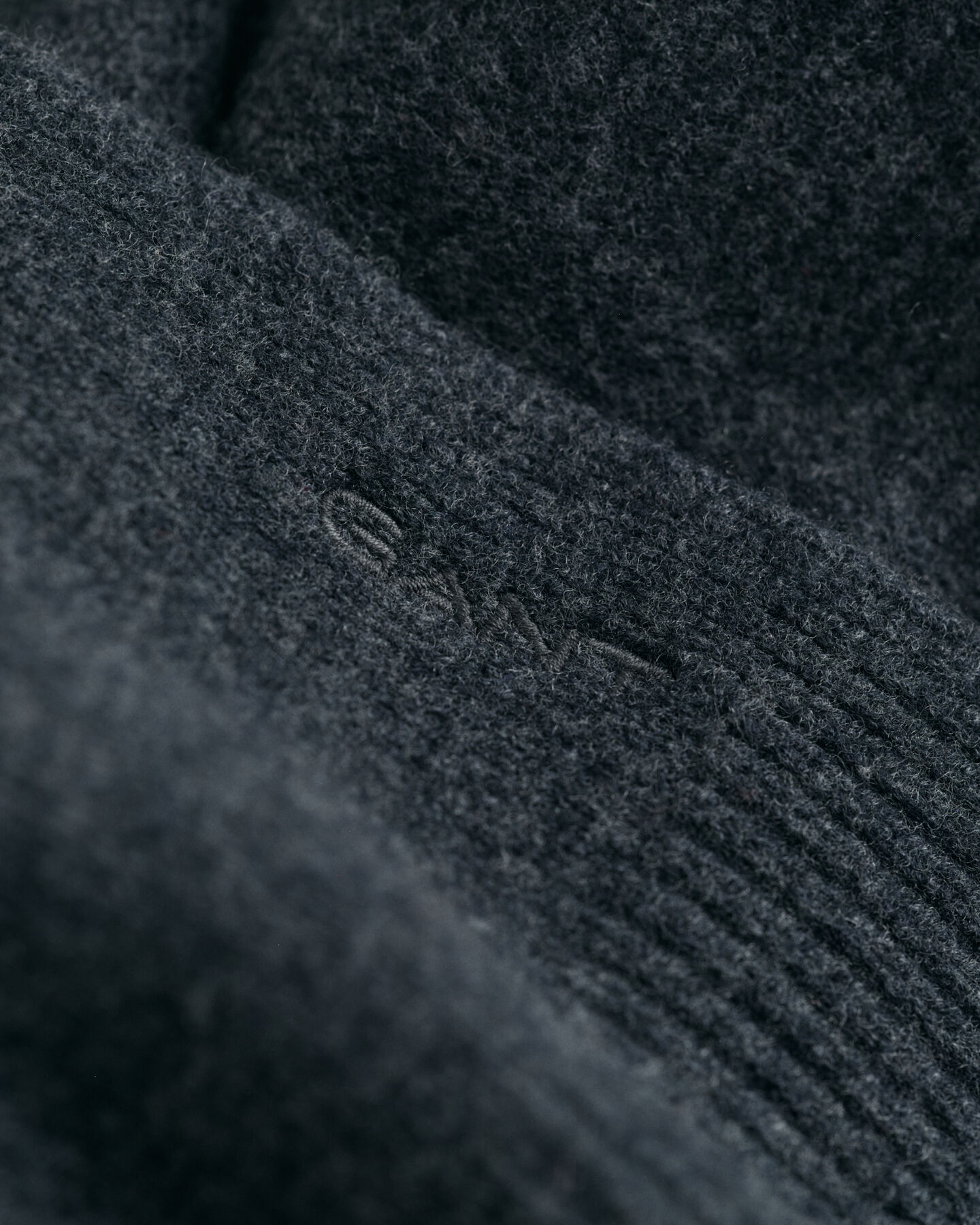 Strikket uldhalstørklæde