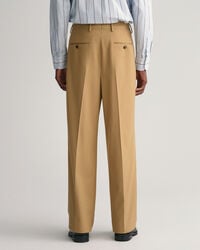 Bukser med læg og brede ben