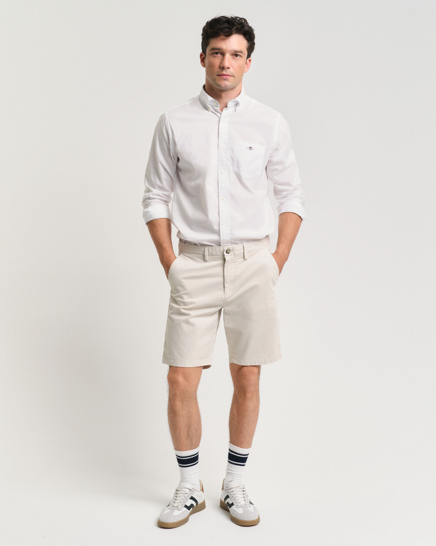 Seasonal Essential Regular fit Archive Shield chinoshorts