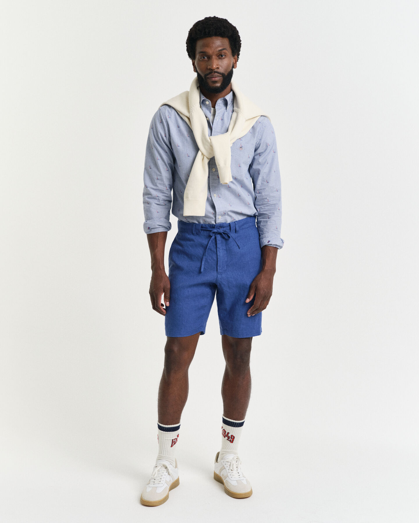 Relaxed fit shorts af hør med løbesnor