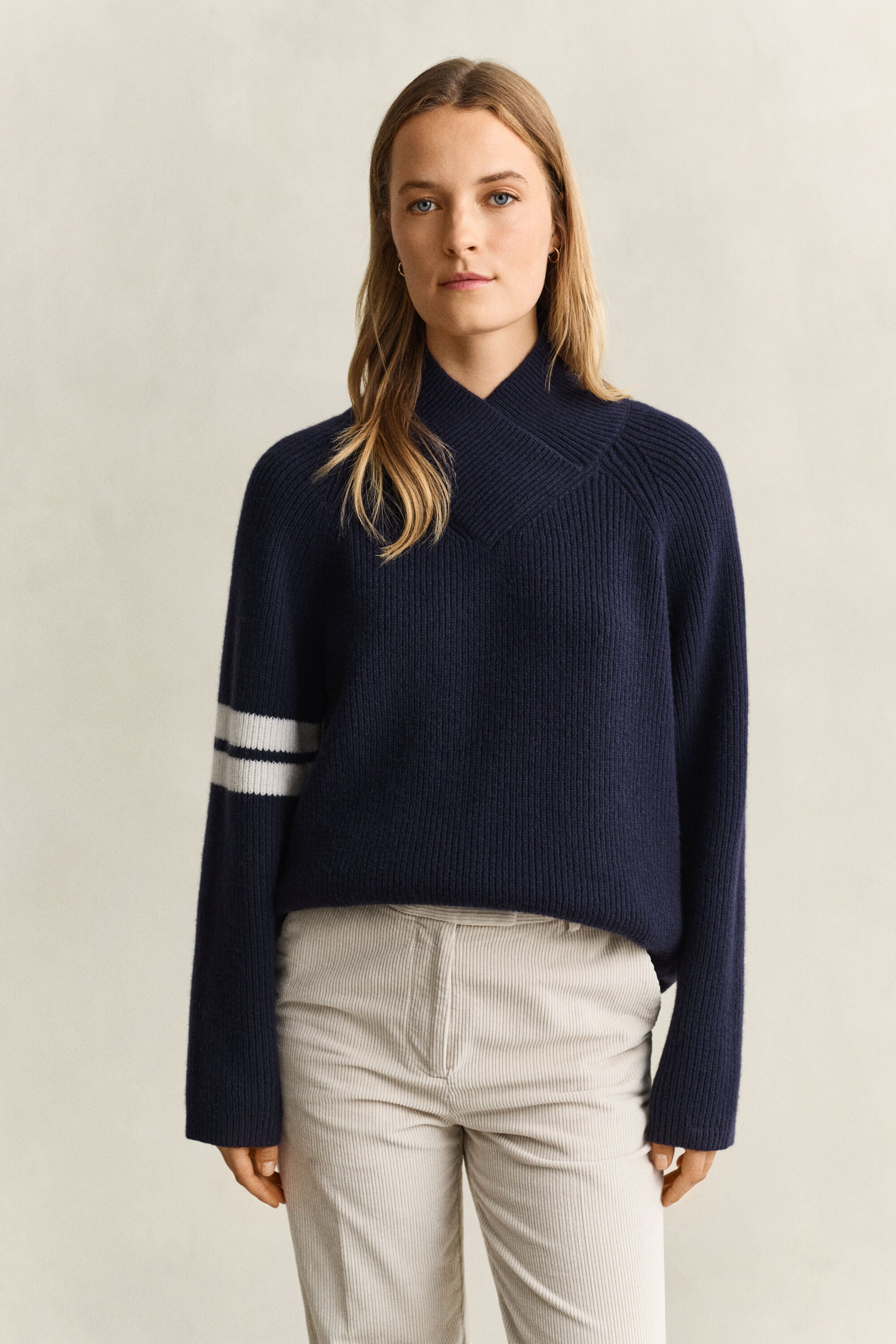 Ribstrikket sweater i uld