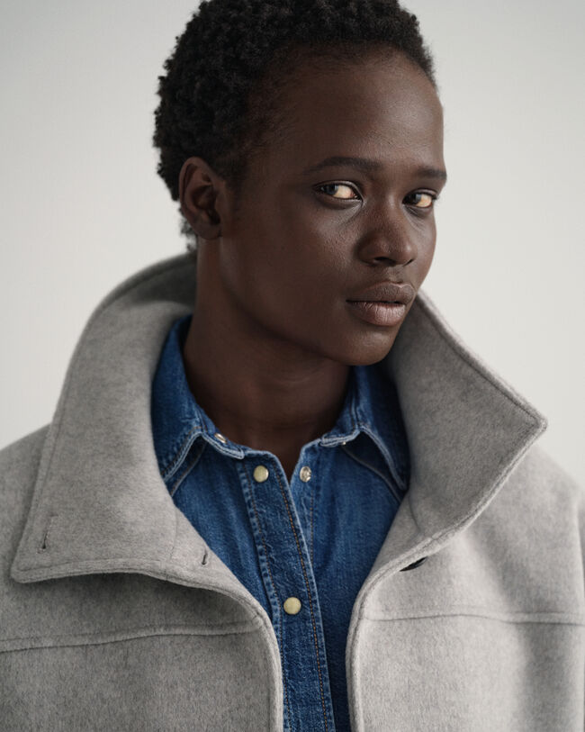 Kort jakke af uldblanding