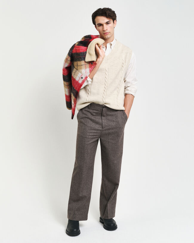 Kabelstrikket vest med V-hals