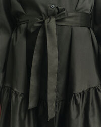 Kjole i bomuldssatin med lange ærmer