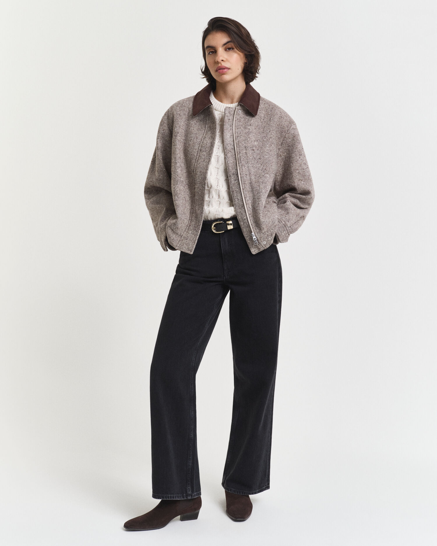 Kortærmet top med pufærmer og kabelstrik