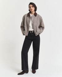 Kortærmet top med pufærmer og kabelstrik