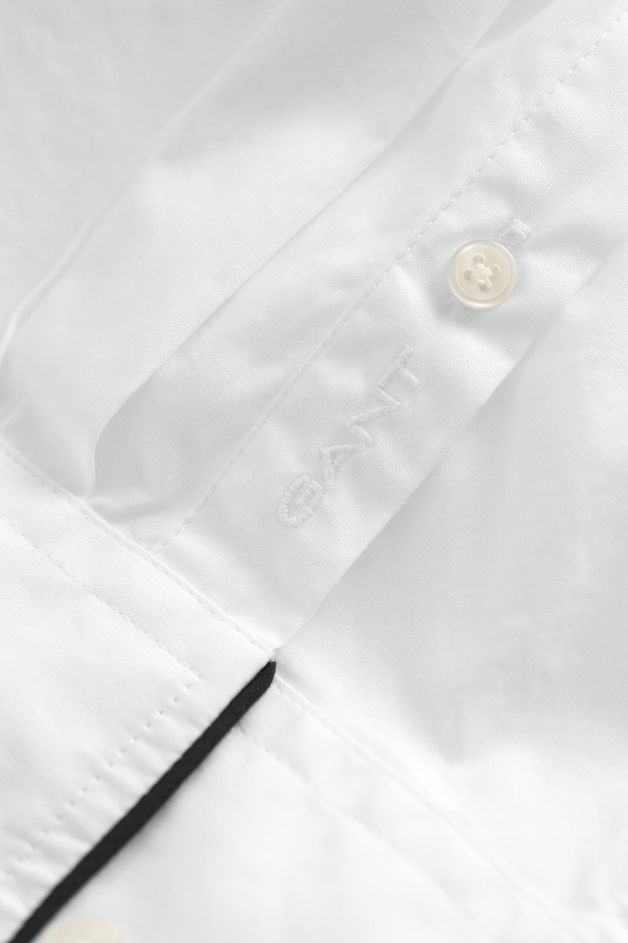 Skjorte med piping-detaljer