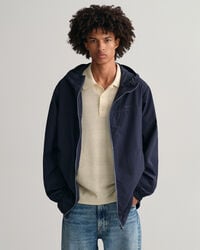 Let jakke med hætte