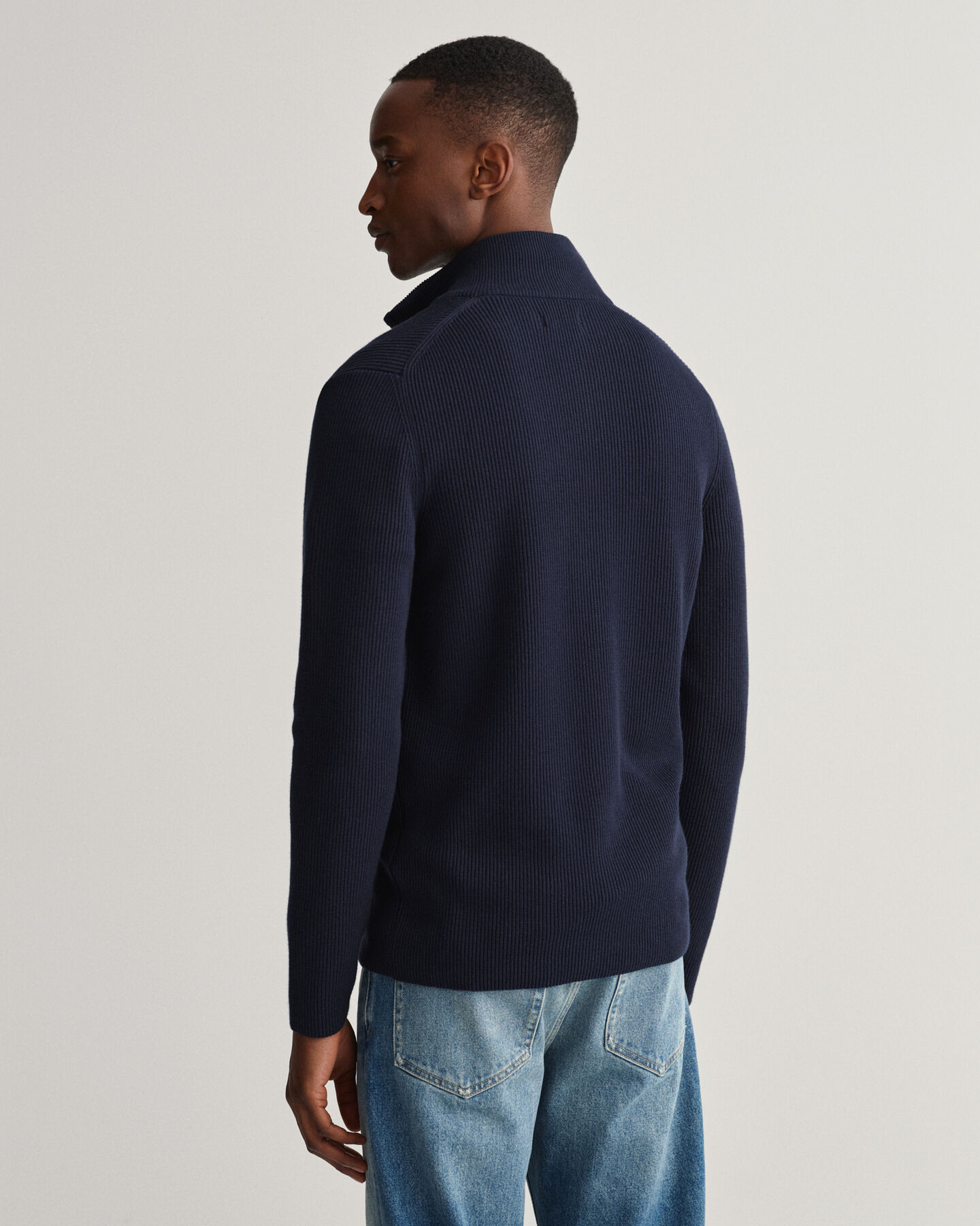 Ribstrikket Texture sweater med hel lynlås