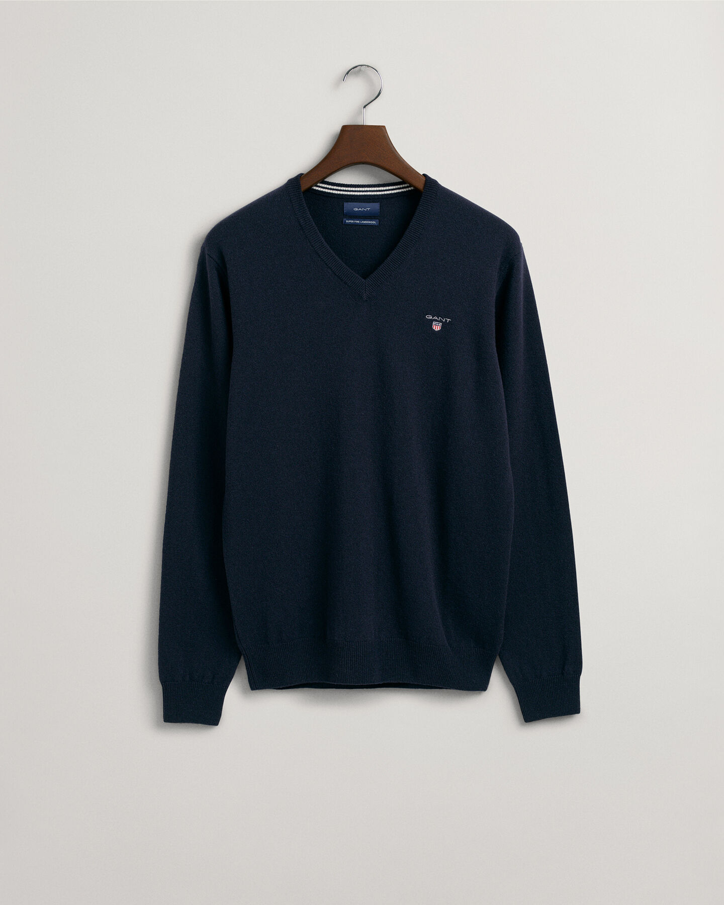 Sweater med V-hals af ekstra fin lammeuld