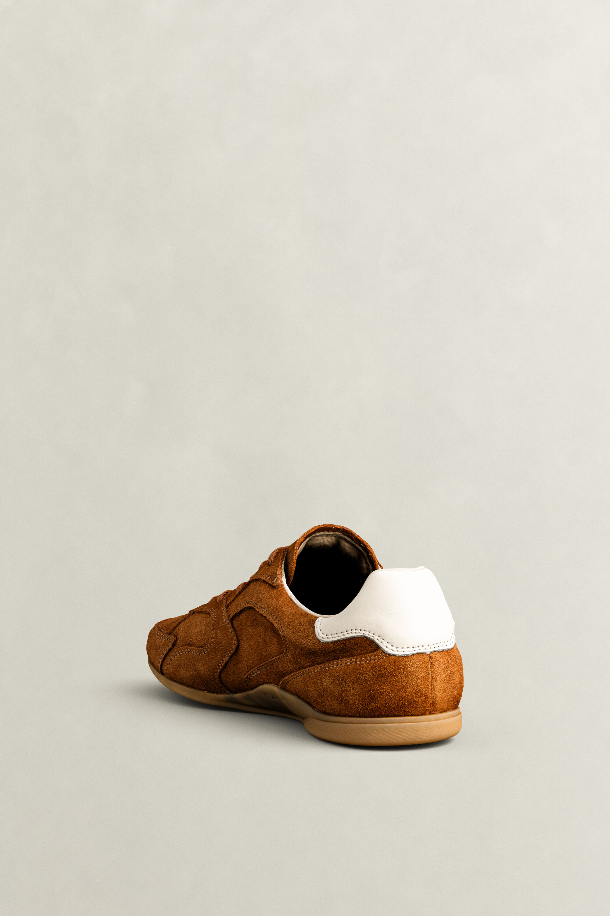 Sperly sneakers i ruskind