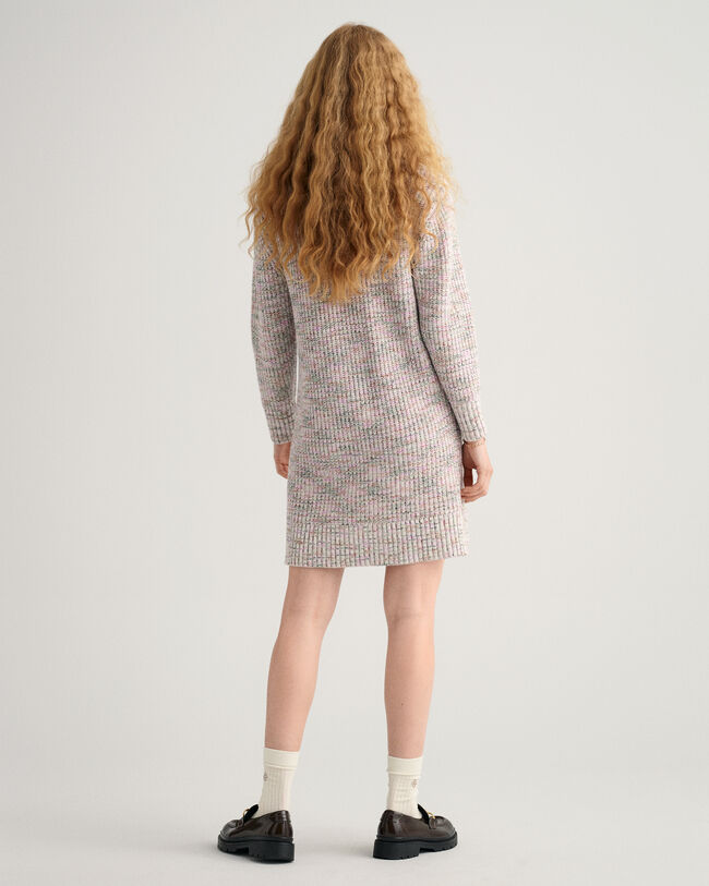 Flerfarvet kjole med rullekrave