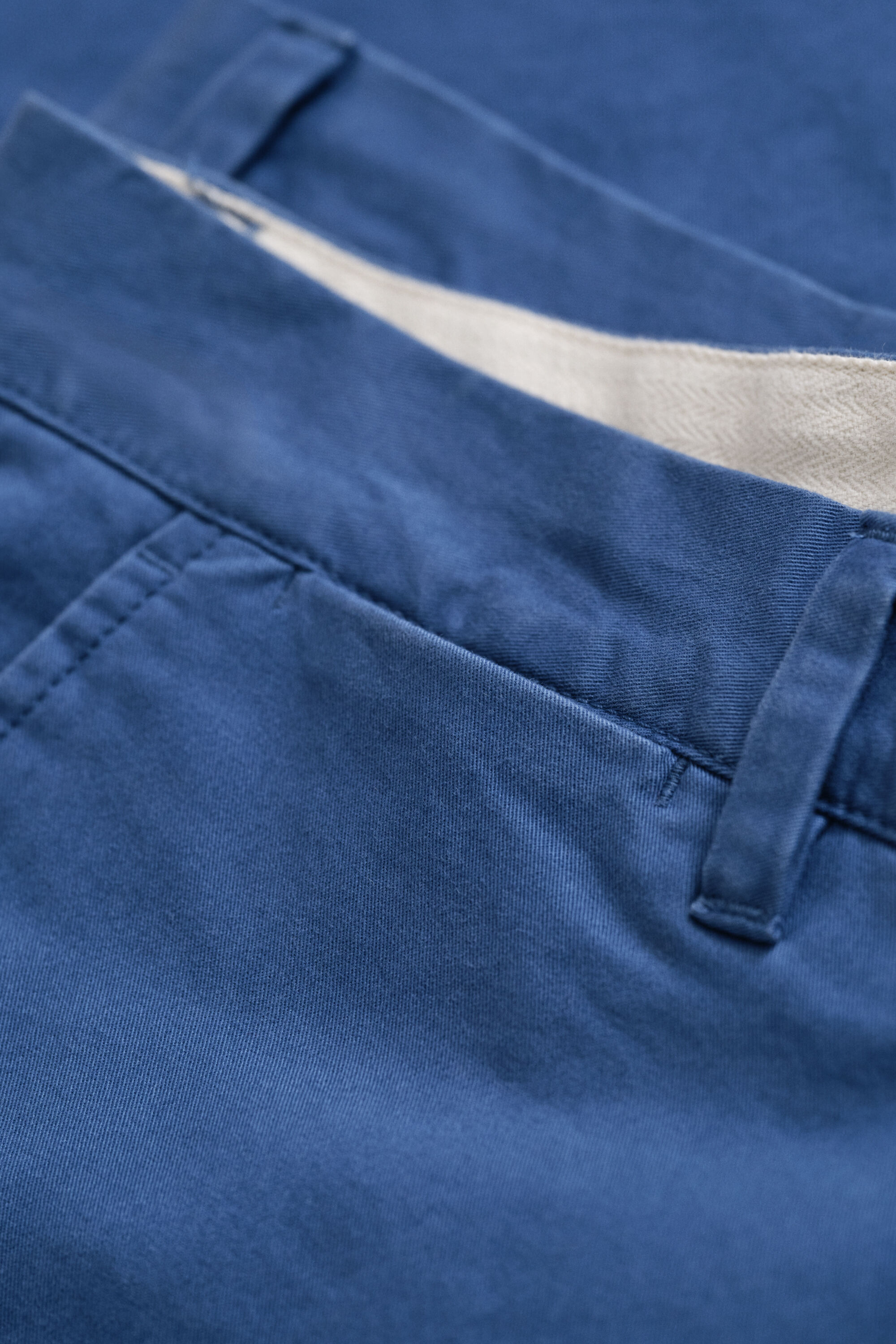 Regular fit klassiske chinobukser