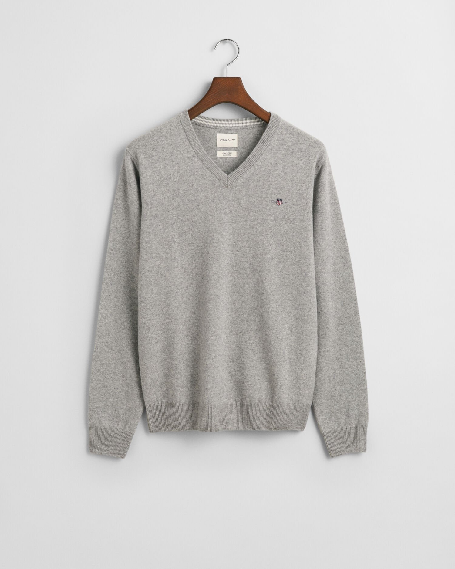 Sweater med V-hals af ekstra fin lammeuld