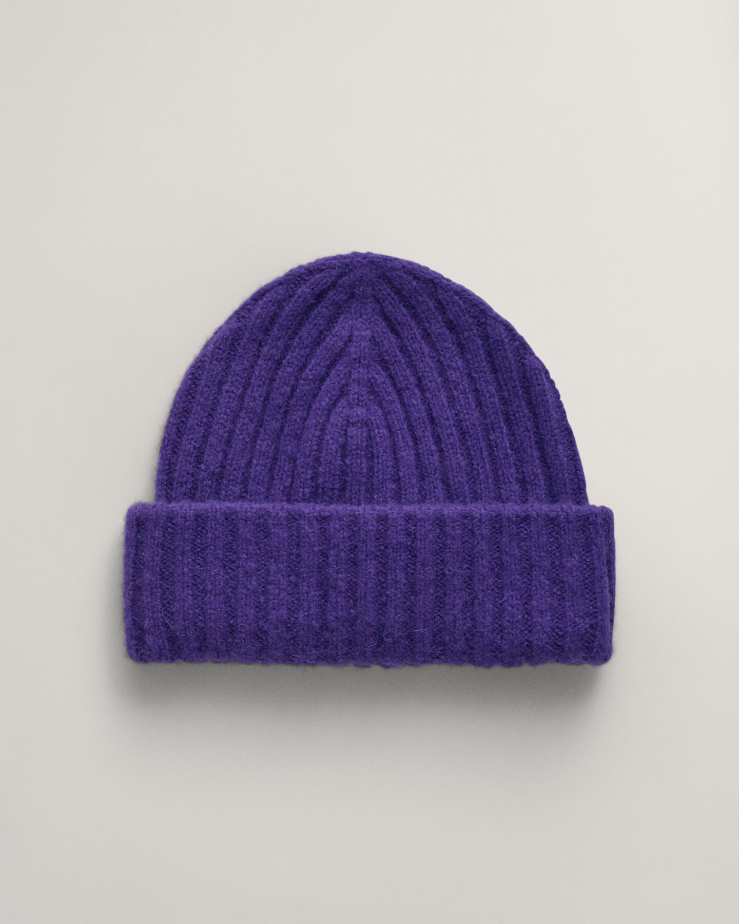 Ribstrikket beanie