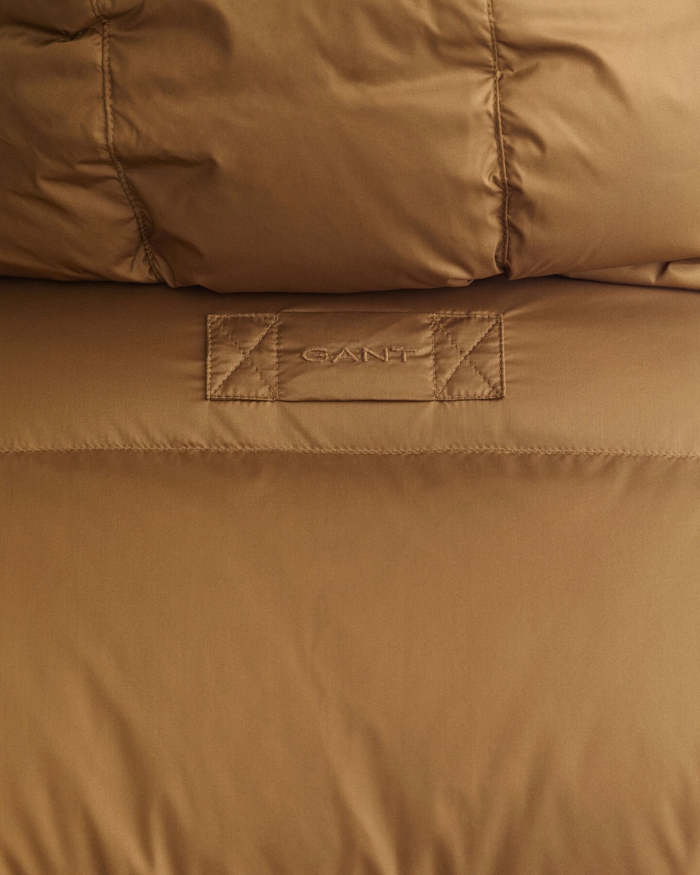 Skinnende pufferjakke