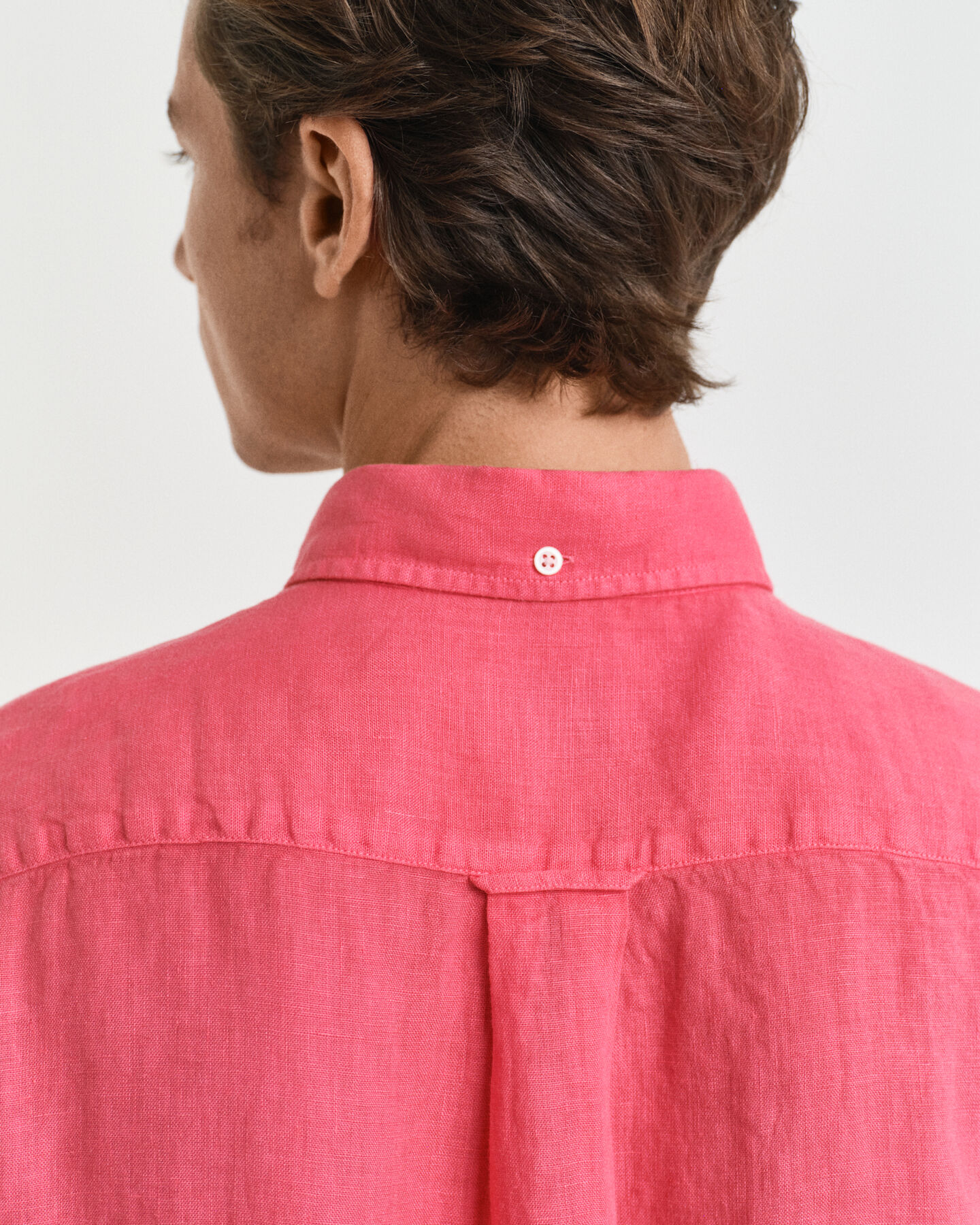 Regular fit garment-dyed hørskjorte