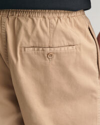 Logo shorts med l&oslash;besnor