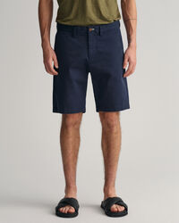 Hallden Slim fit shorts af twill