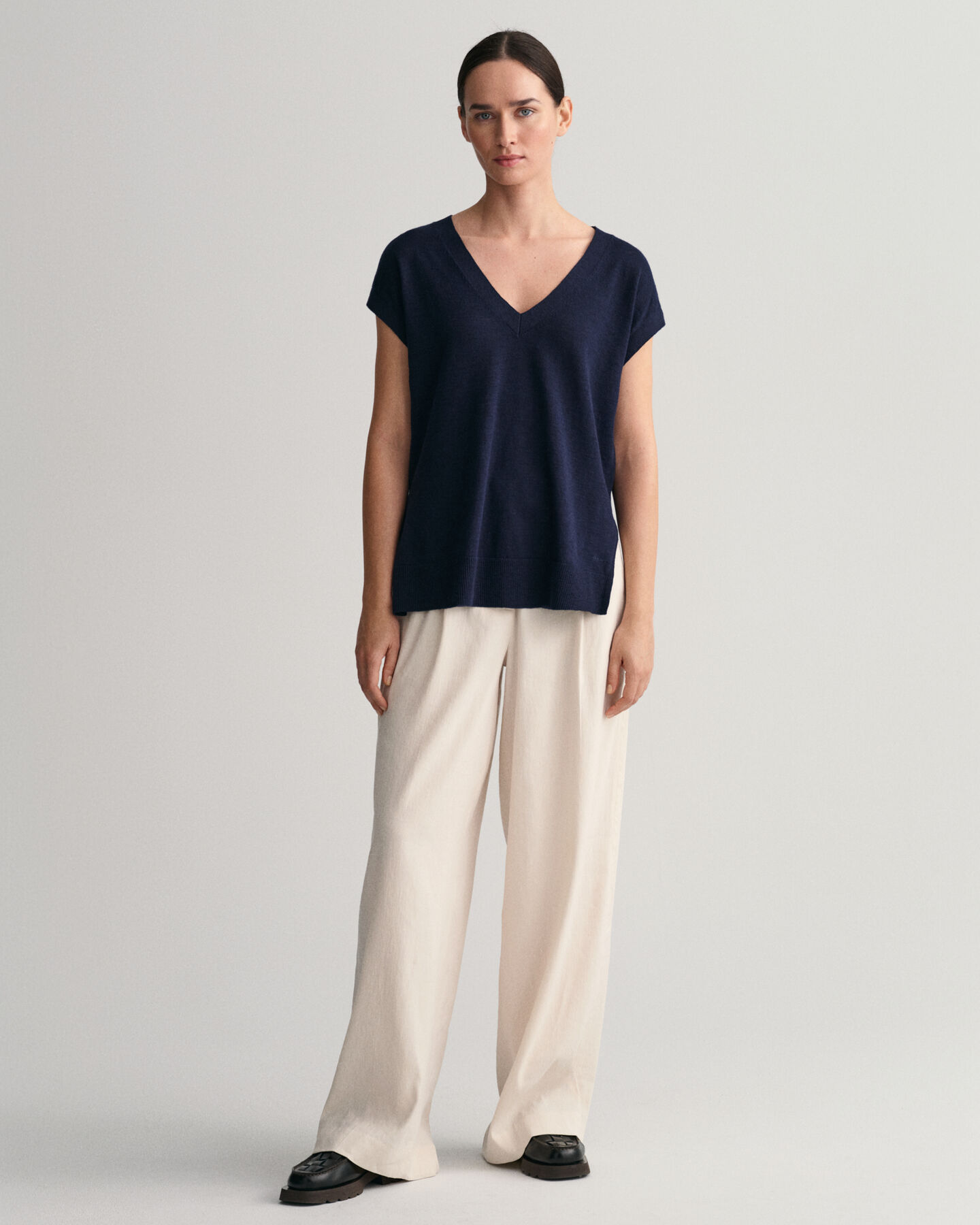 Vest i hørblanding med V-hals